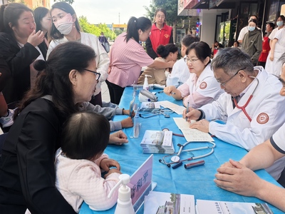 科技为民 健康同行——榆林市科协全国科普月院士进社区义诊活动侧记