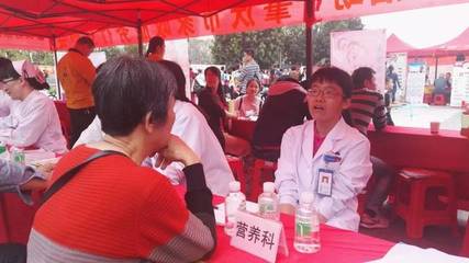 市一院开展“天天学雷锋，志愿不停步”系列活动，营养健康咨询便民惠民暖人心